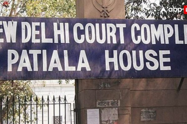 आज की खबर: राम मंदिर के फैसले को चुनौती देना वकील को पड़ा भारी, कोर्ट ने लगाया 6 लाख का जुर्माना