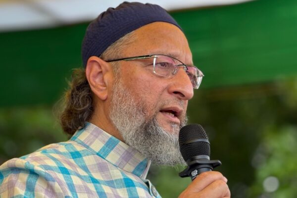 आज की खबर: मुंगेर में ओवैसी की हुंकार: बोले – लालू, तेजस्वी और नीतीश का दिल मुसलमानों के लिए नहीं धड़कता