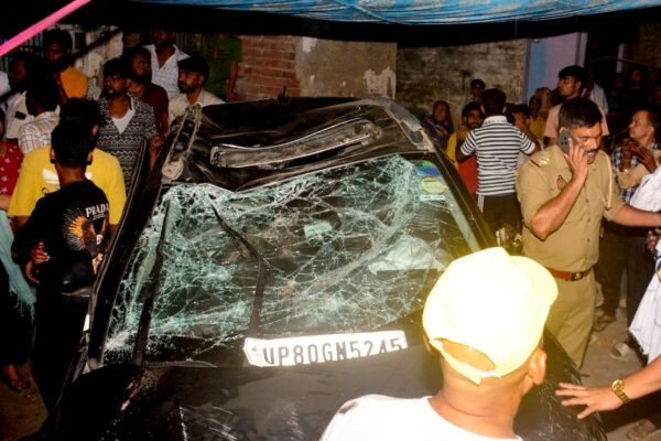 आज की खबर: आगरा में रफ्तार का कहर! बेकाबू कार ने 7 लोगों को रौंदा, 5 की दर्दनाक मौत