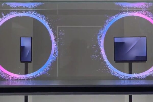 आज की खबर: Galaxy Z TriFold: सैमसंग के ट्राईफोल्ड फोन की लॉन्चिंग नजदीक, कंपनी ने दिखा दी पहली झलक, जानें क्या होगा खास