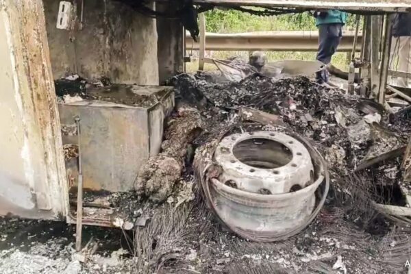 आज की खबर: 234 मोबाइल फोन की बैट्री फिर धमाके ही धमाके.. कुरनूल बस हादसे में यूं तेजी से फैली आग, पिघल गई थी पूरी गाड़ी