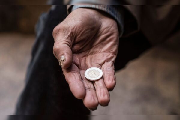 आज की खबर: भारत के पांच सबसे अमीर भिखारी, कुछ करोड़पति तो कुछ लाखों में कर रहे कमाई