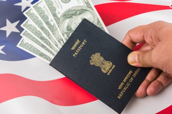 आज की खबर: ग्रीन कार्ड होल्डर्स हो जाएं सावधान! विदेशियों के लिए अमेरिका ने बदले ‘एंट्री और एग्जिट’ के नियम, ये काम बनाया जरूरी