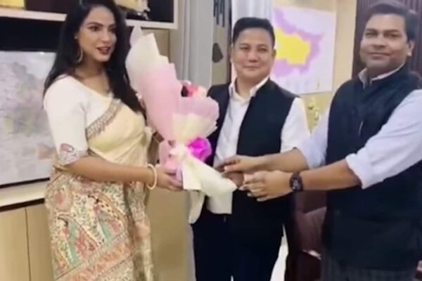 आज की खबर: बिहार चुनाव: स्वीप आइकॉन नीतू चंद्रा ने मुख्य निर्वाचन पदाधिकारी से की मुलाकात, शुरू किया जागरूकता अभियान