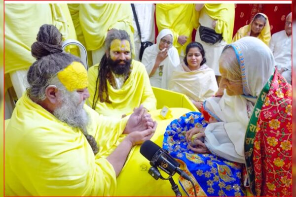 आज की खबर: पहले हम जाएंगे और श्रीजी से कहकर व्यवस्था करेंगे, तब आप आना…  प्रेमानंद जी और कमल बहनजी का मार्मिक VIDEO