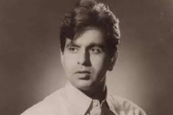 आज की खबर: दिलीप कुमार के भतीजे की 8 तस्वीरें, कभी माधुरी दीक्षित के साथ किया था रोमांस