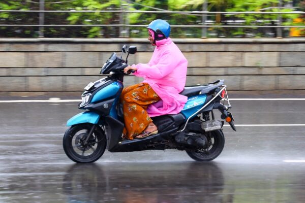 आज की खबर: ‘मोंथा’ चक्रवात से UP में हो सकती है भारी बारिश, जानें दिल्ली और बिहार पर होगा क्या असर?